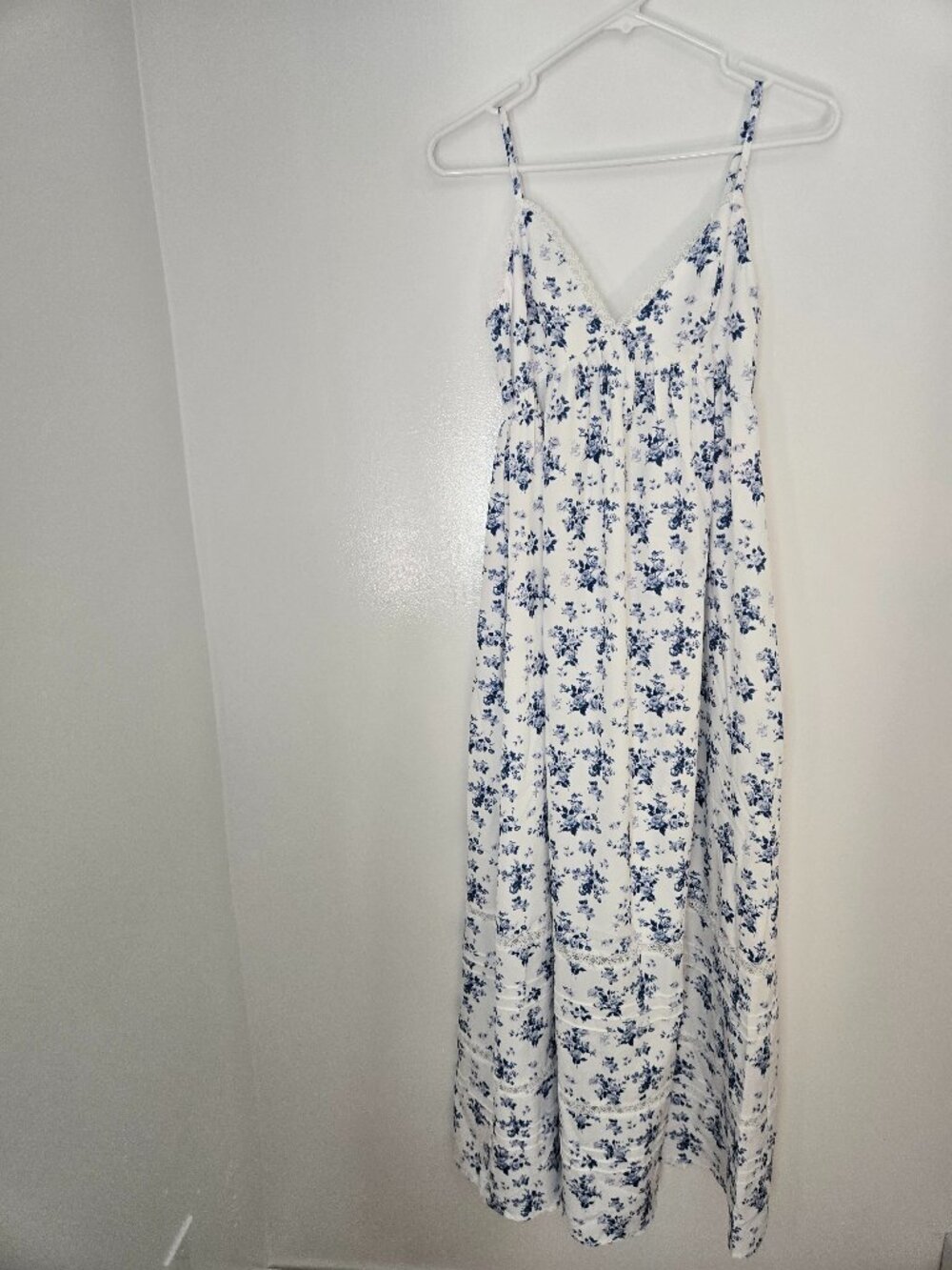 KUTUMAI Maternity Summer Lace Maxi Dress Floral V-Neck Size Small–Baby Shower